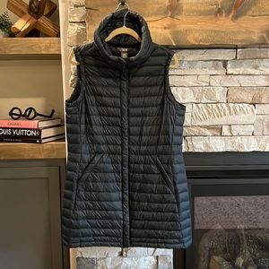 Mount Hard Wear Long Vest